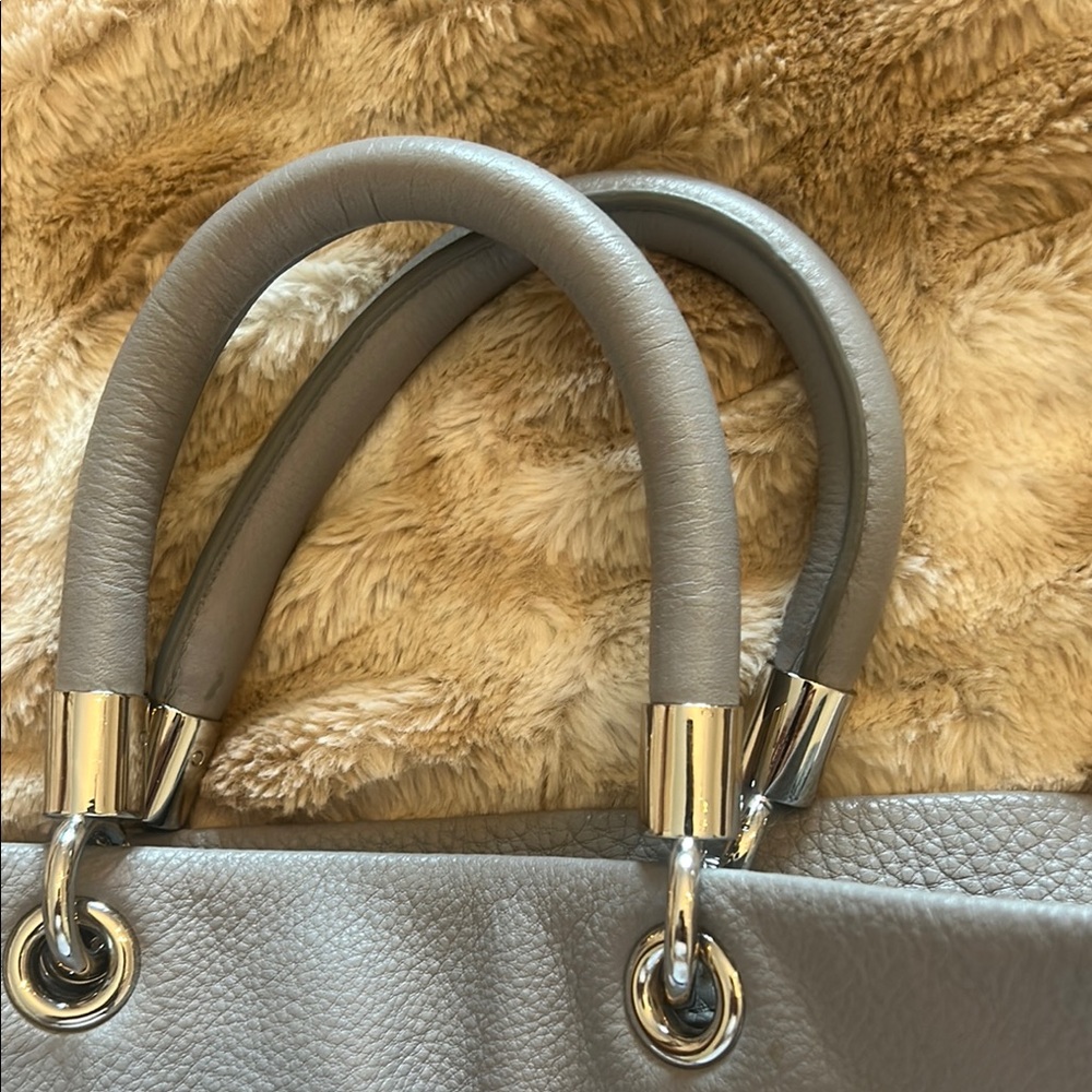 Marc Jacobs Gray Leather Satchel with Structured Design. Great condition. - Picture 7 of 8